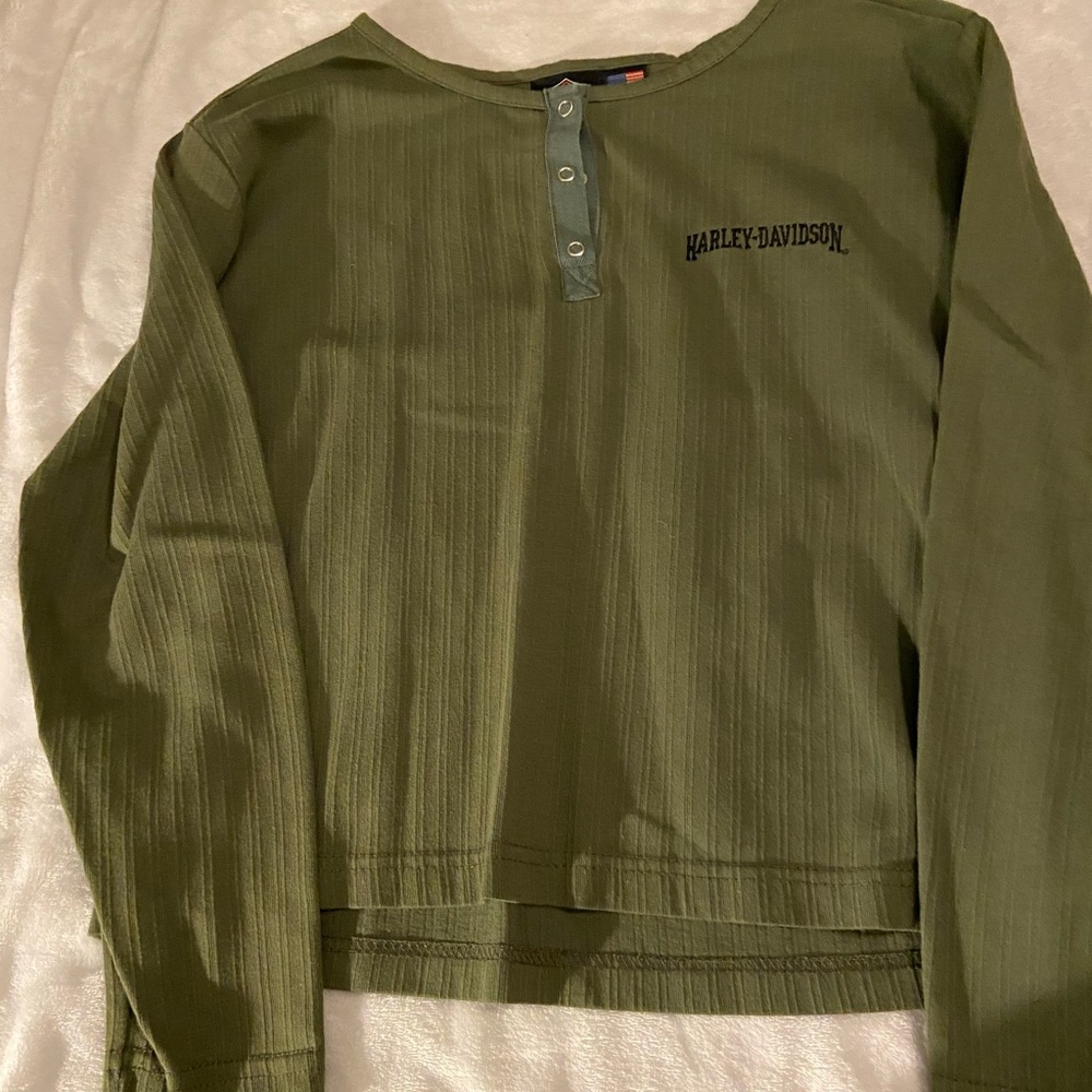 Long sleeve, 3 snap Henley type Harley shirt